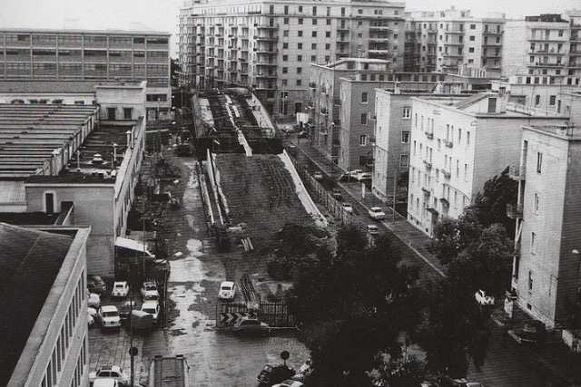 Nuovi ponti e quartieri, scontri politici, colera, ultras: in foto la Bari degli anni 70